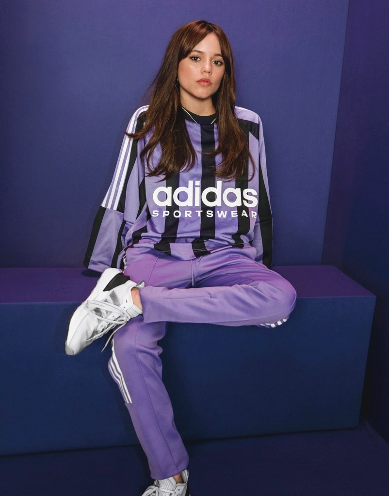 Jenna Ortega chez Adidas
