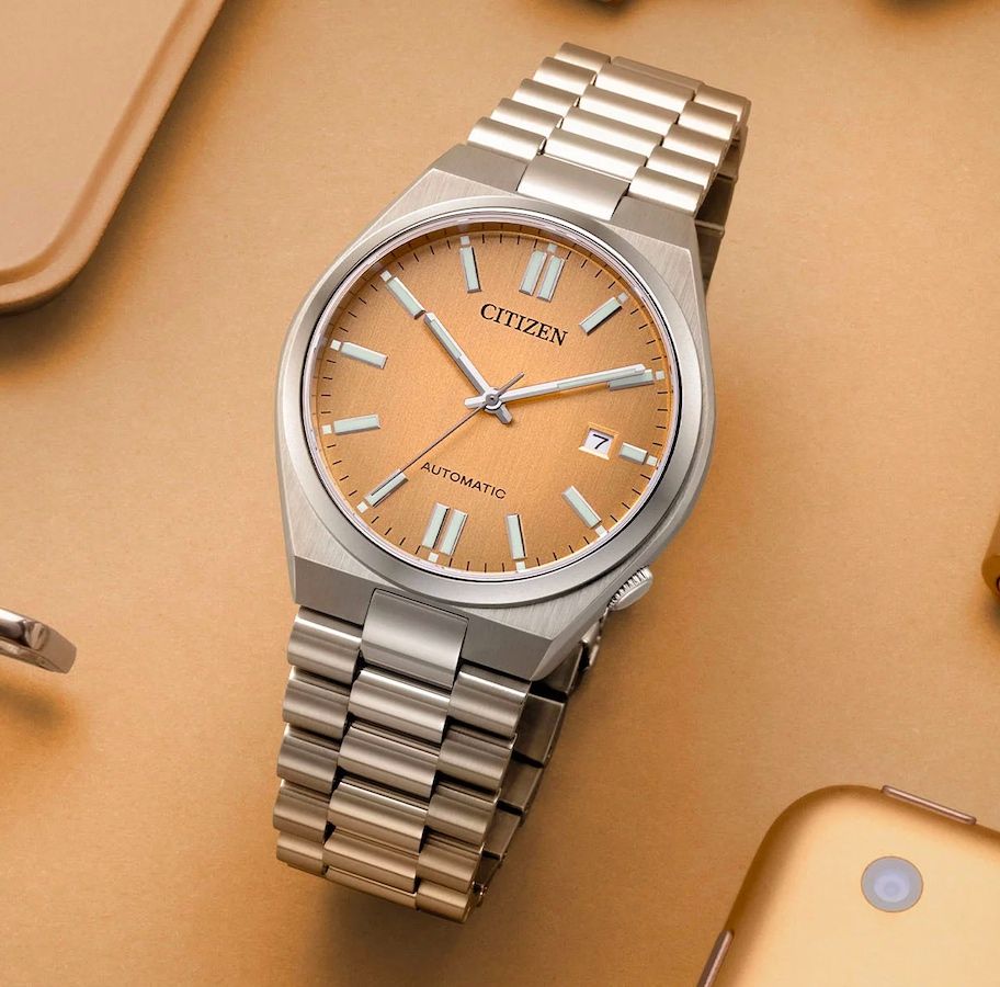 La montre Citizen Tsuyosa rose saumon