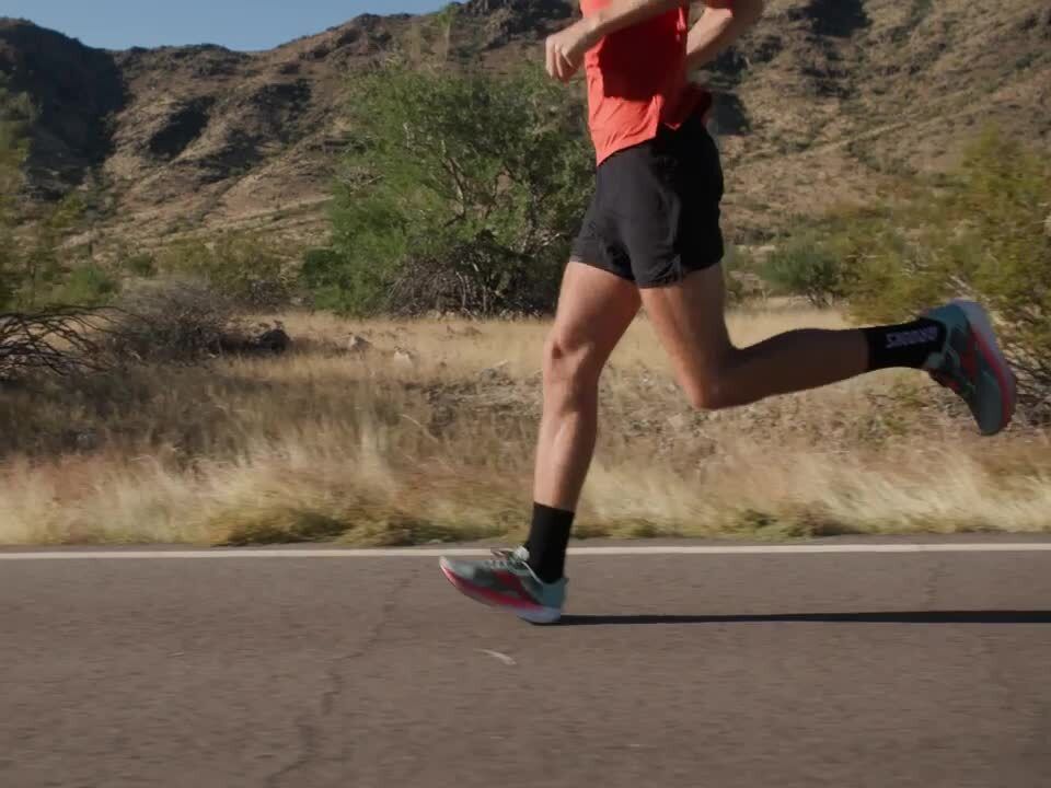 Les Brooks Hyperion Max 2