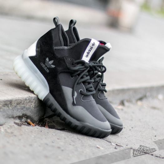 Les adidas Tubular