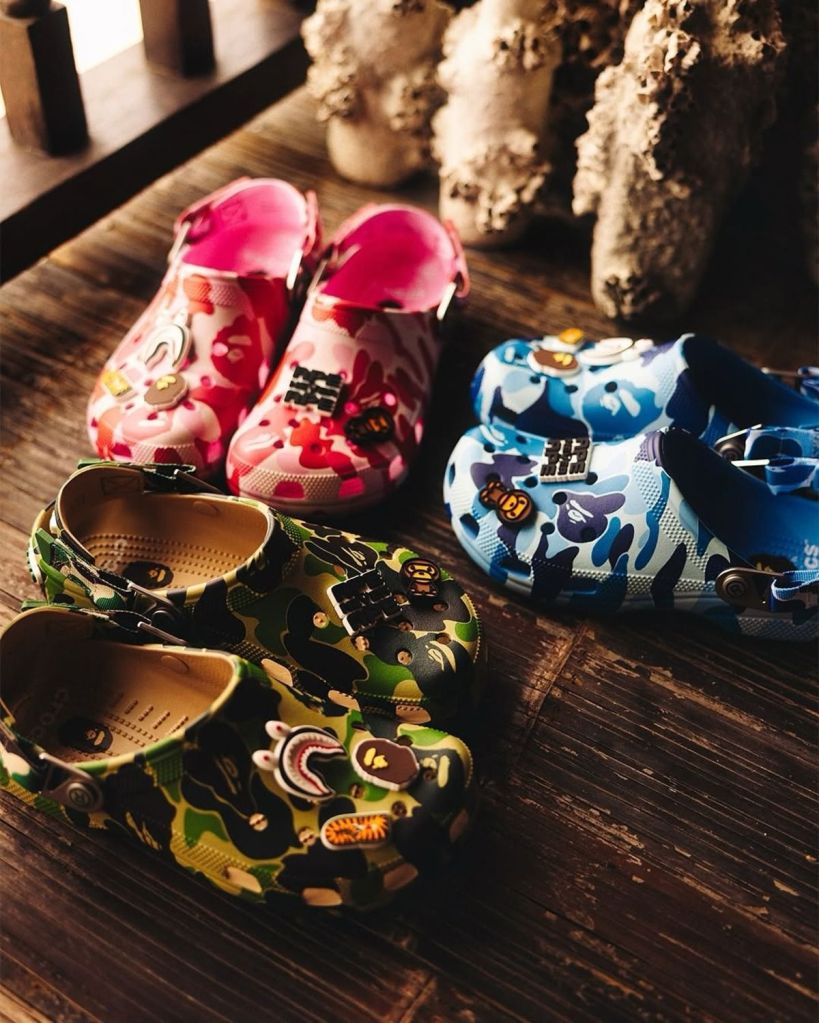 La collab Crocs X Bape