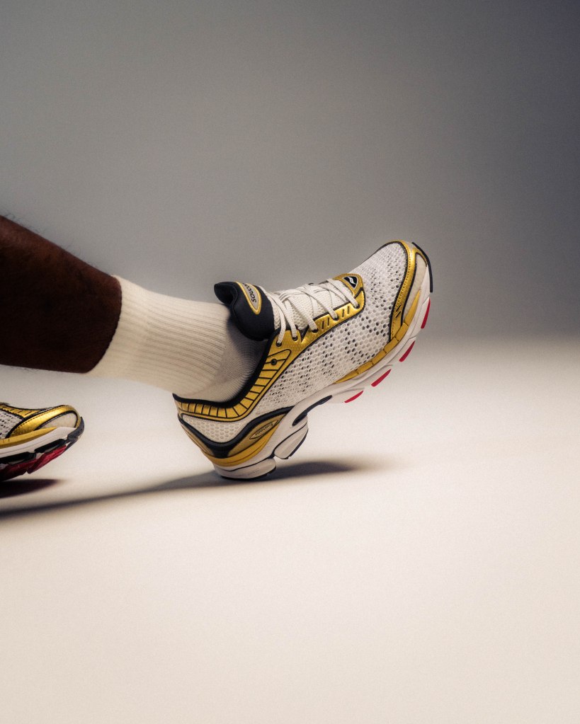 les saucony progrid paramount 2026