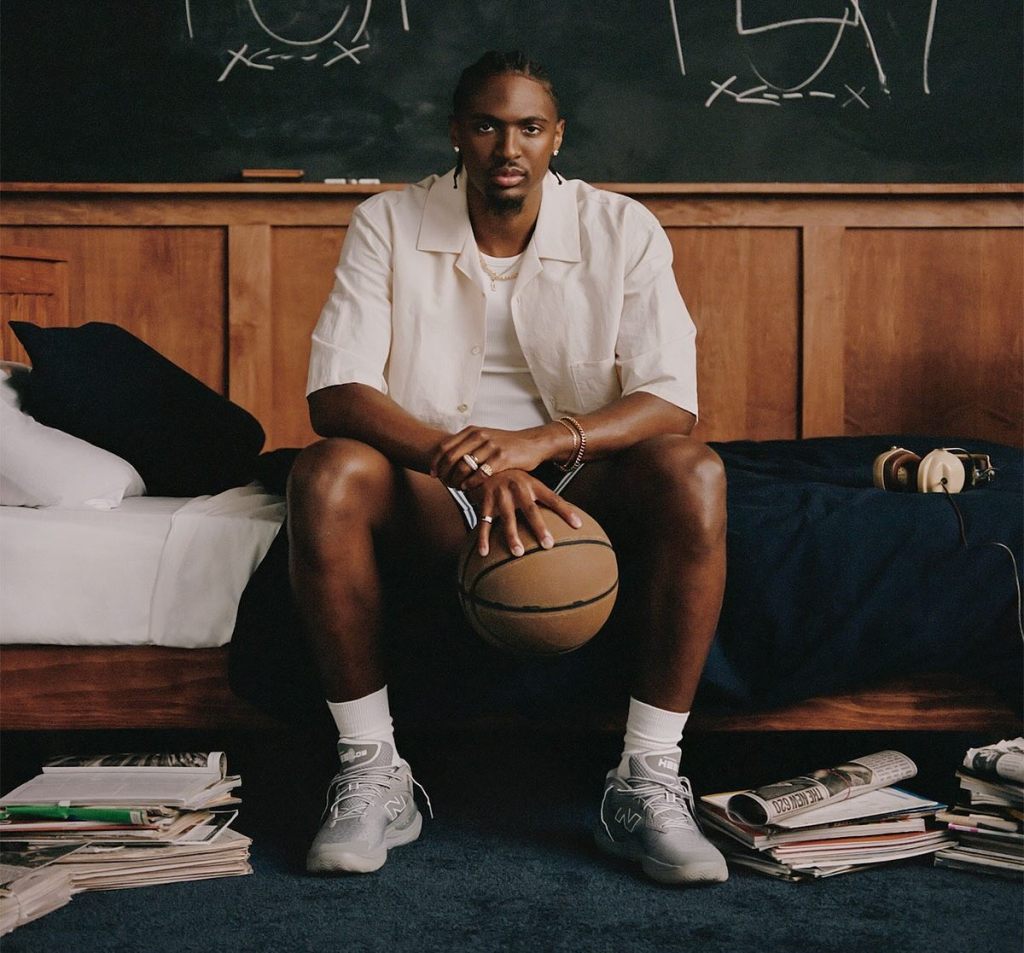 Tyrese Maxey et son pack collaboratif New Balance Hesi Low
