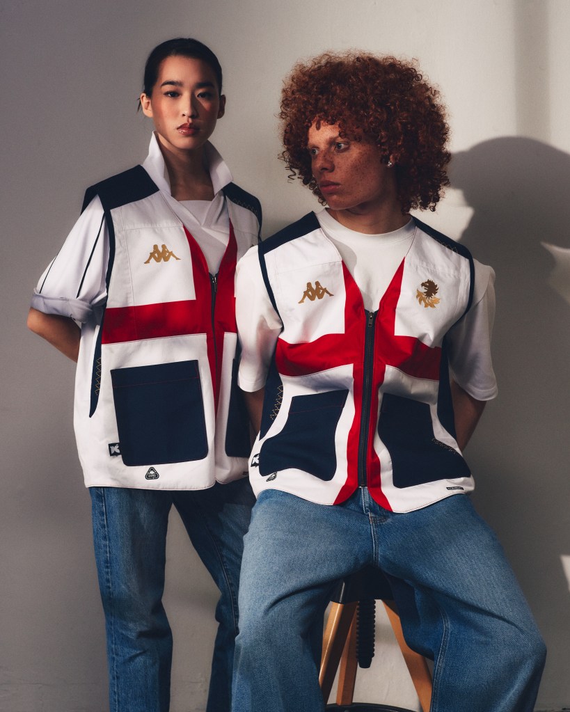 La reinvention des maillots de foot par Kappa avec ici un gilet du Genoa