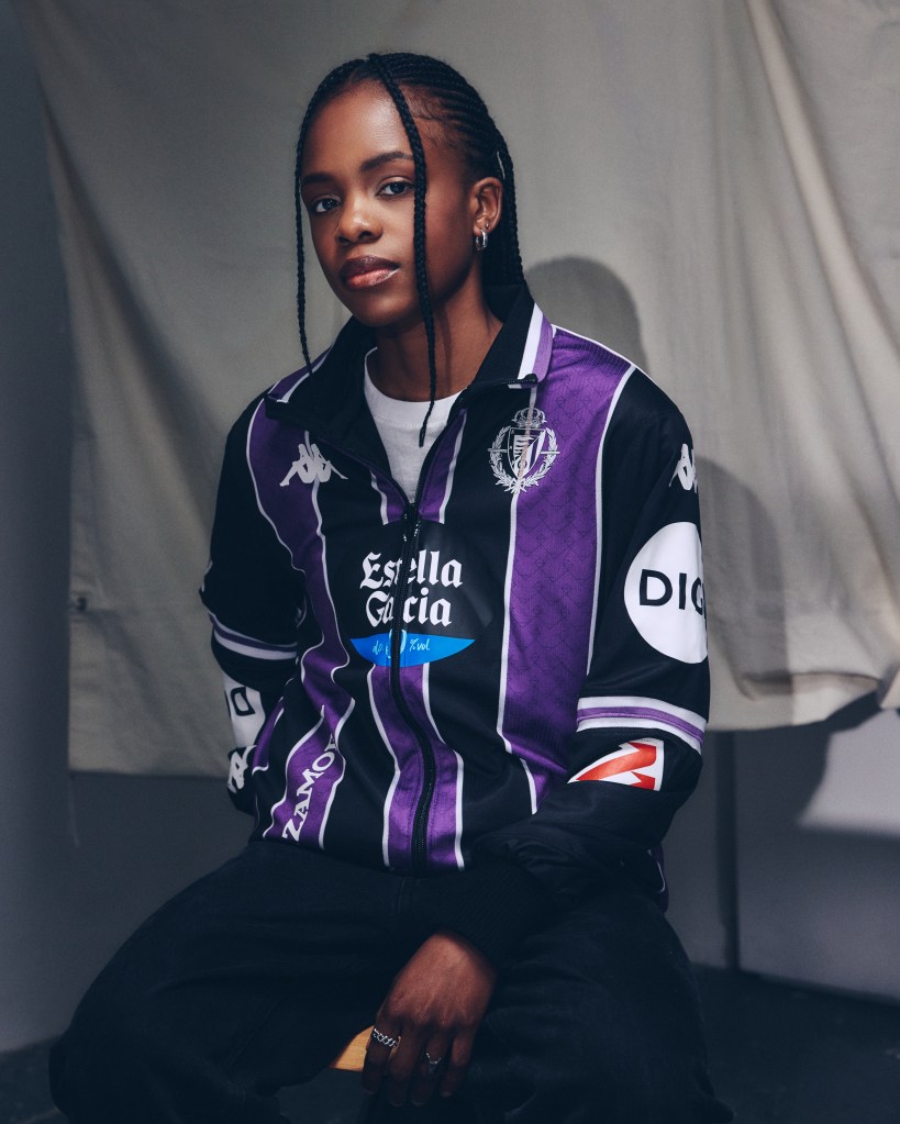 La reinvention des maillots de foot par Kappa avec la tunique de La Corogne