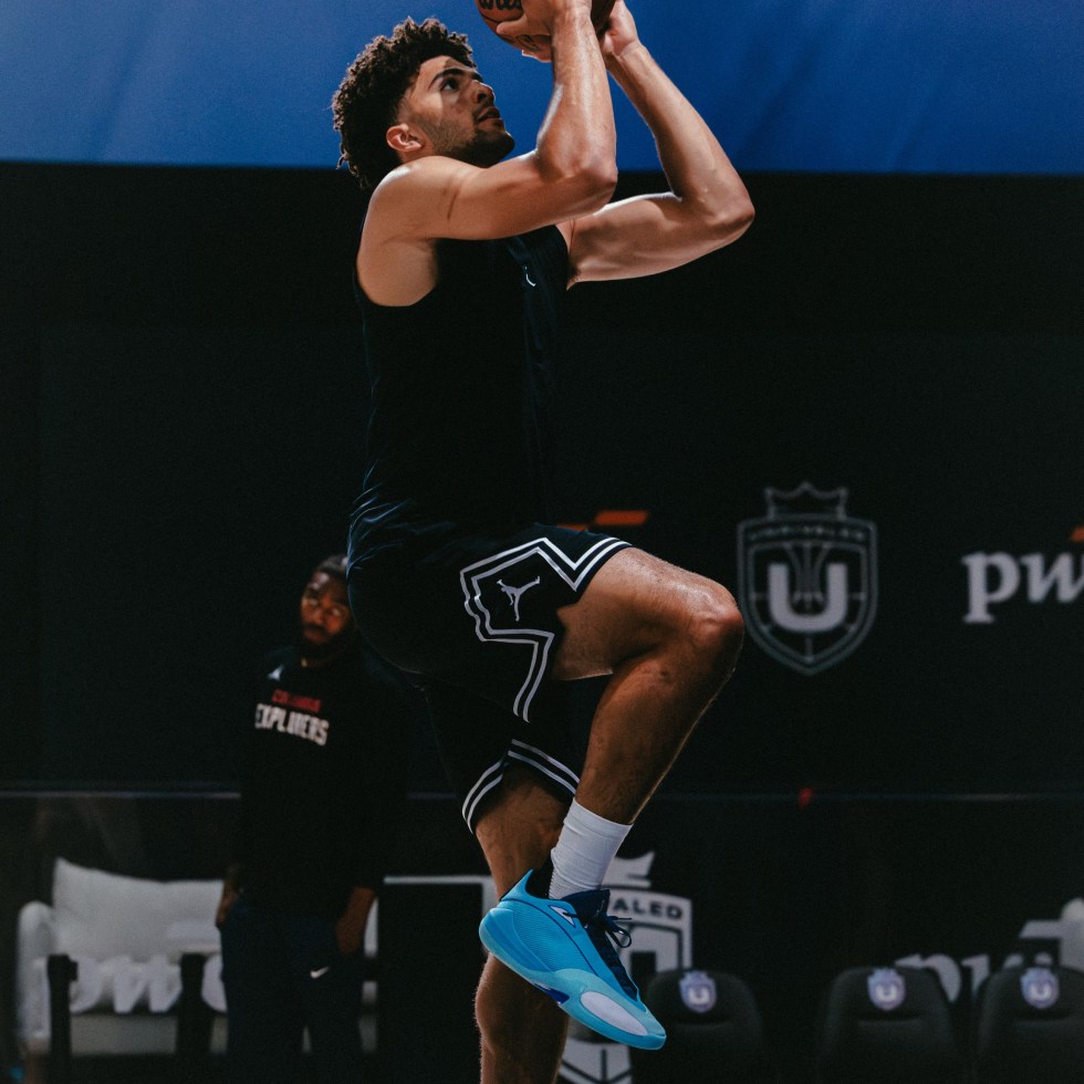 Cameron Boozer et les nouvelles Jordan Triangle