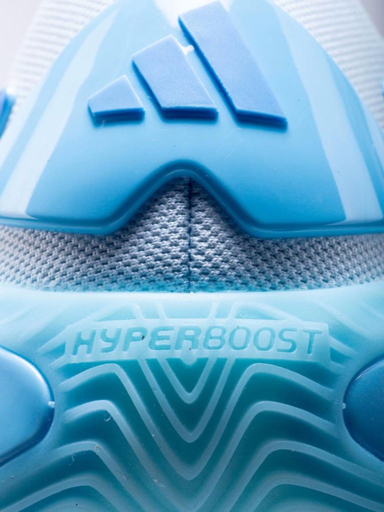 Les adidas AE3 et la technologie Hyperboost