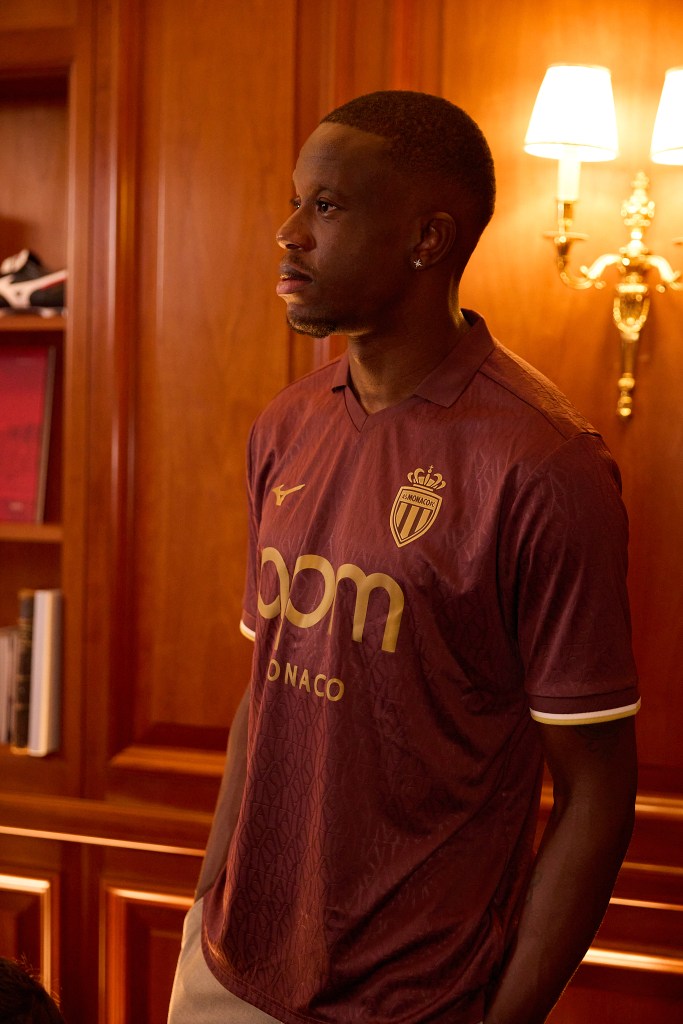 La présentation du maillot extérieur 2026-2027 de l'AS Monaco