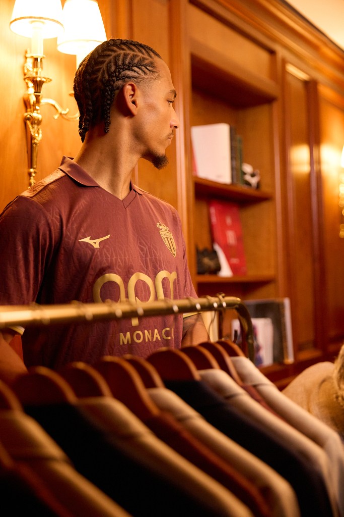 La présentation du maillot extérieur 2026-2027 de l'AS Monaco