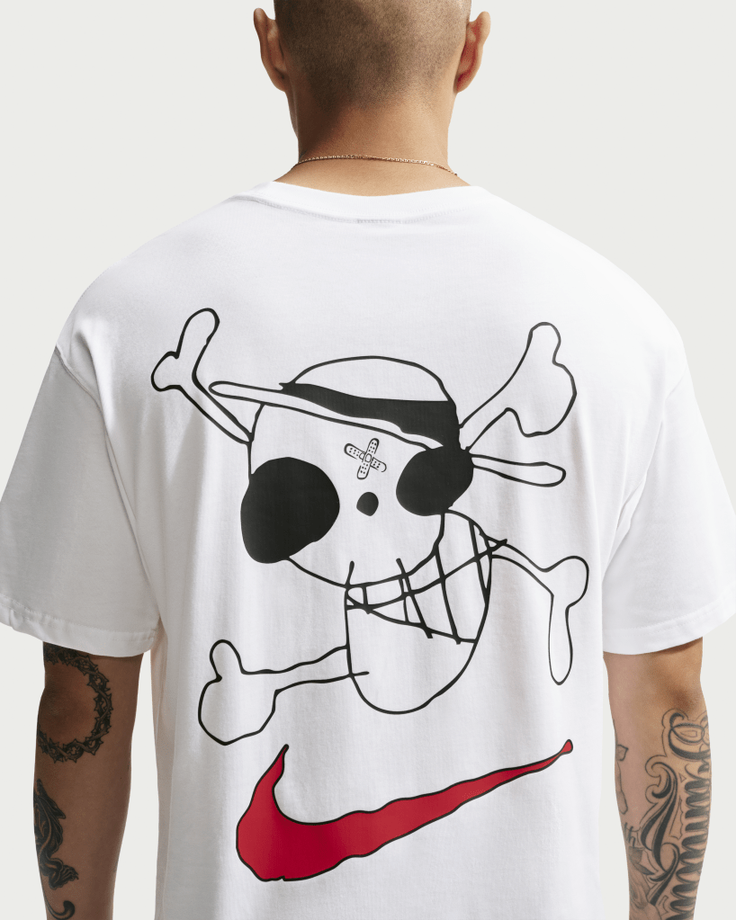 Le Tshirt Nike One Piec Blanc, avec le logo Luffy X Laboon au dos